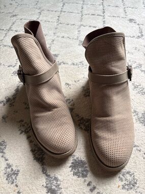 Women’s Perforated Taupe Ankle Boots - Emu Australia